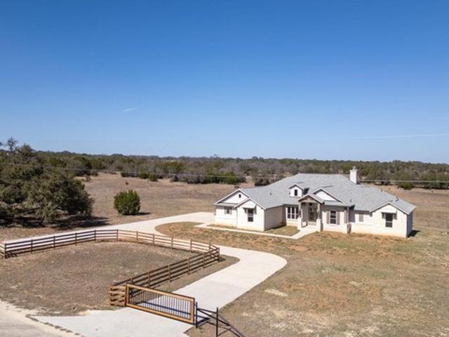 103 Buck Rabbit Rd, Briggs, TX 78608