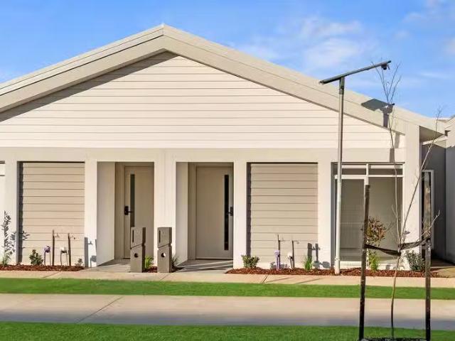 103 Burnbank Parade, CLYDE NORTH, VIC 3978 House for Rent