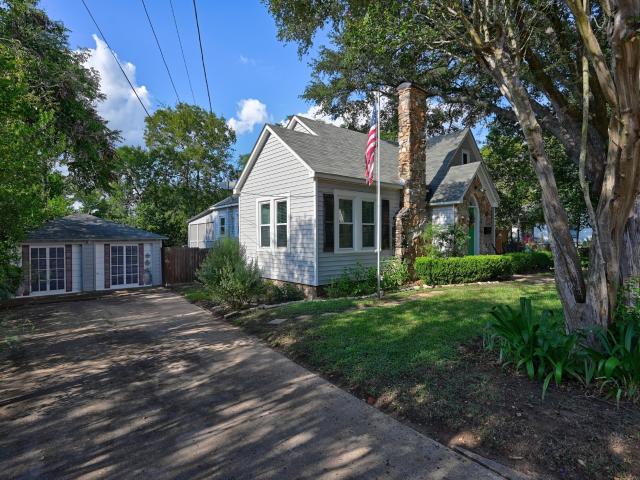 103 E Valverde Street