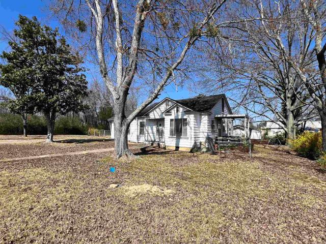 103 E Victory Street