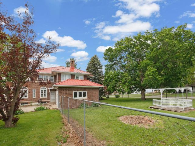 103 E Walnut Street