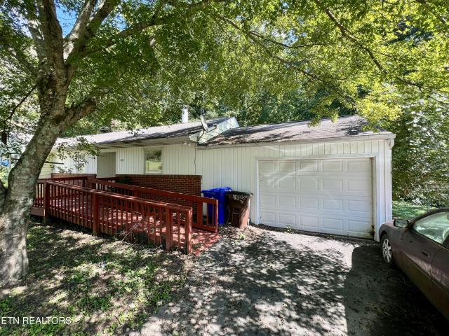 103 Emerson Circle