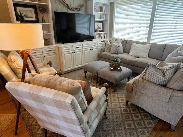 103 Inlet Point Dr