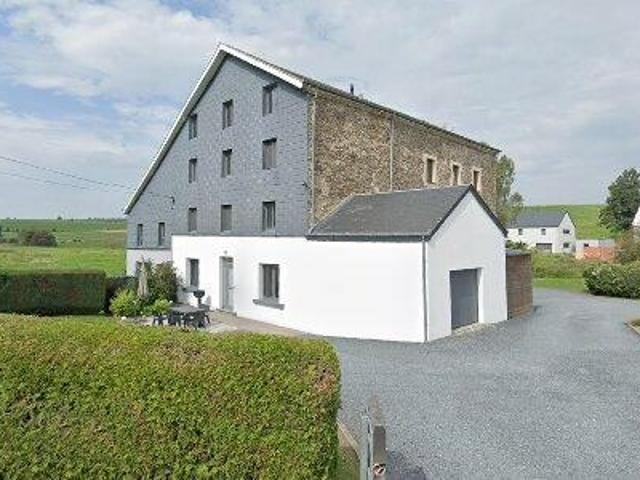 103 m2 apartment for rent in Léglise