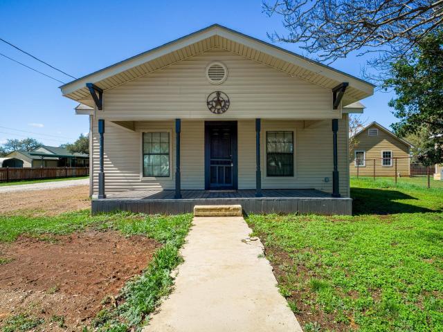 103 N Ave Q, Johnson City, TX 78636 | MLS #177685