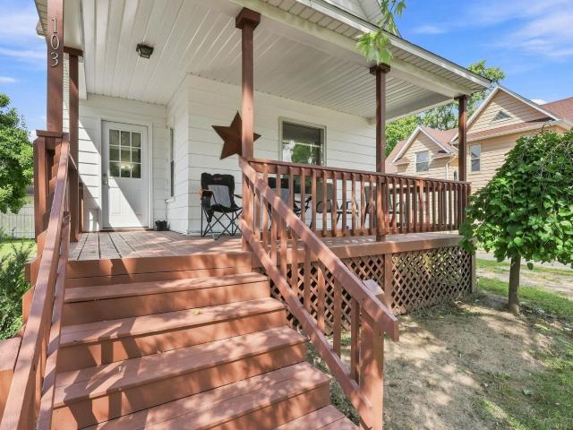 103 N Neeper Street