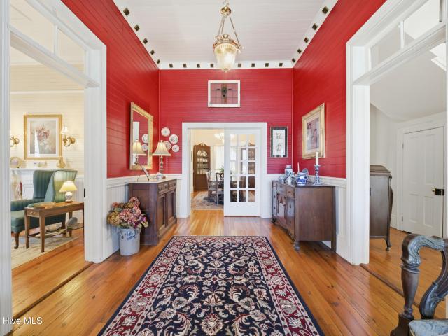 103 S Moseley Street