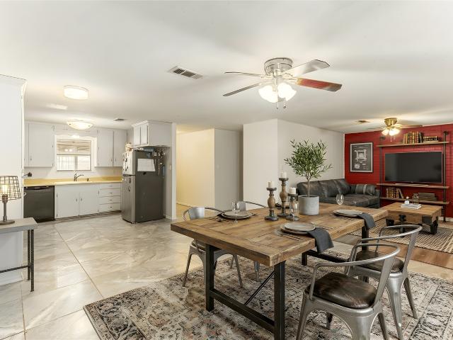 103 S Ringgold St, West Columbia, TX 77486 | MLS #22084