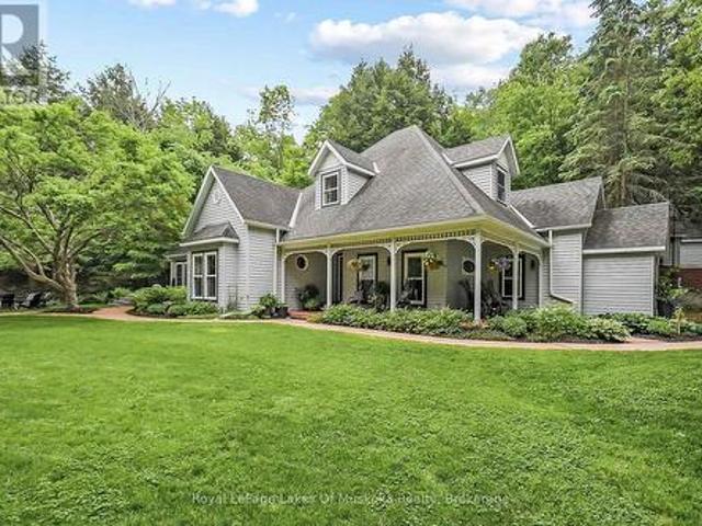 103 Southbank Drive, Bracebridge, ON, P1L 1G3 Luxury House for sale | Listing ID X13095 | Royal LePage Carriage Trade Luxury Properties