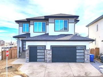 House for sale in Chestermere - Garden