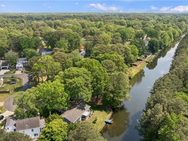 103 Shallow Lagoon DR