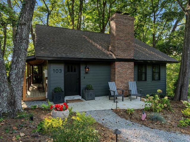 103 Shoreline Circle