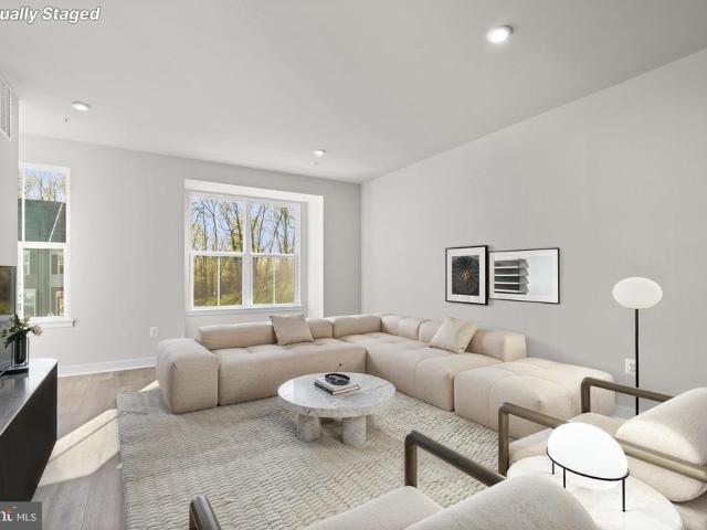 103 Spring Gate Ln