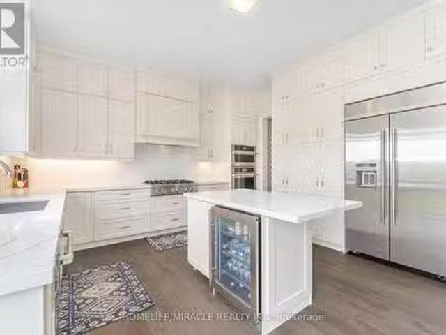 103 Petal Avenue, East Gwillimbury, ON, L0J 1C0 house for sa.