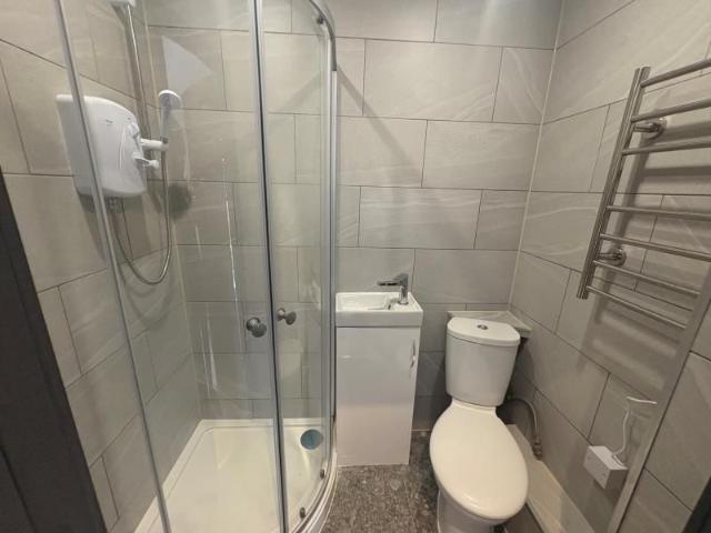 103 Raymond Crescent, GuildfordProperty for lettings Seymours