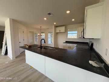 103 Red Bird Cove