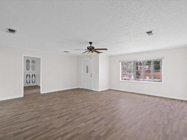 103 W Beaumont