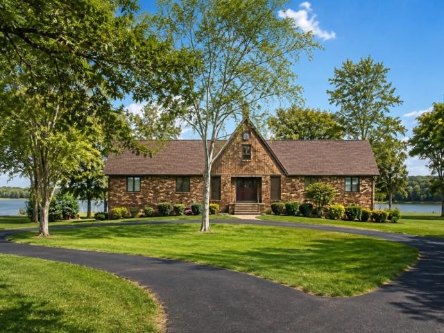103 W Ridge Dr
