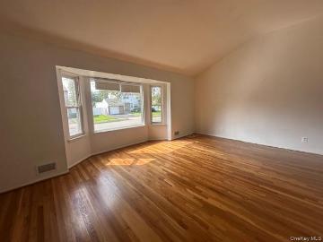 103 Wayne St, Jericho, NY 11753 | MLS #957316