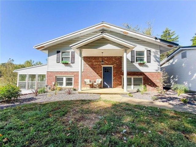 103 Walnut St, Marshall, IL 62441