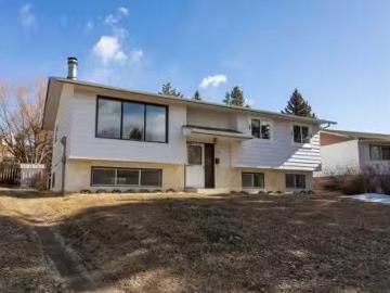 103 Westview Drive, Sylvan Lake, AB, T4S 1H7 house for sale.