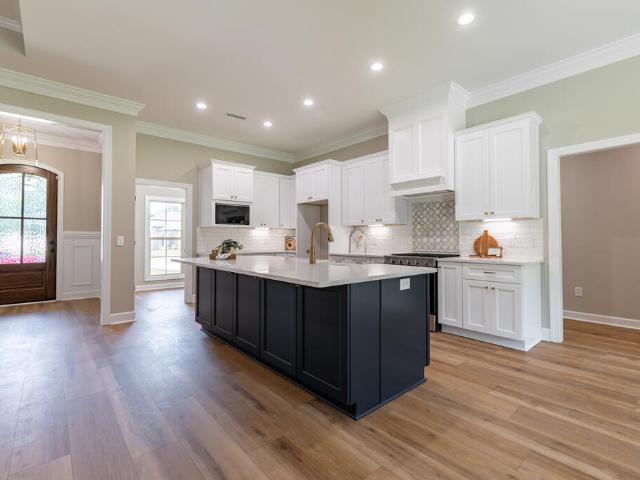 103 White Oak Drive