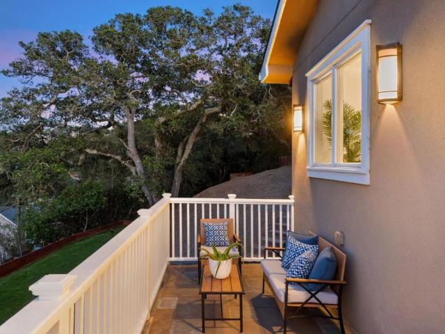 103 Winding Way