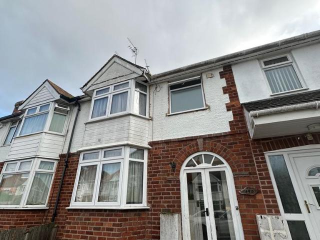 103 Taylor Avenue, North Leam, CV32 7SA 4 bed terraced house to rent £1,900 pcm £438 pw