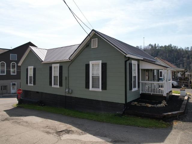 103 Vine Street