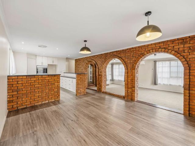 103 Yarrowee Street, Sebastopol
