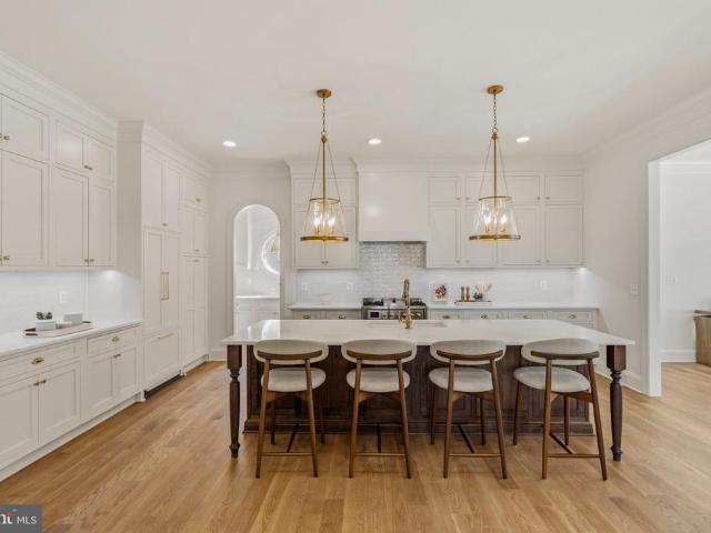 103A E Monroe Avenue