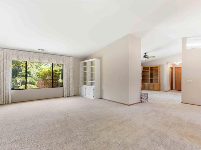 1044 Valentine Lane
