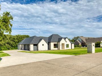 1044 Hidden Oaks Dr, Wills Point, TX 75169 | MLS #21025