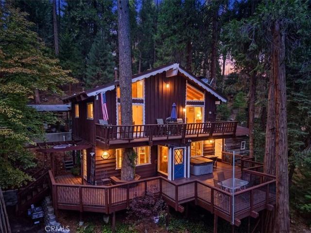 1044 Lausanne Dr, Crestline, CA 92325
