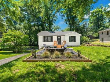 1044 Pinedale Drive SE