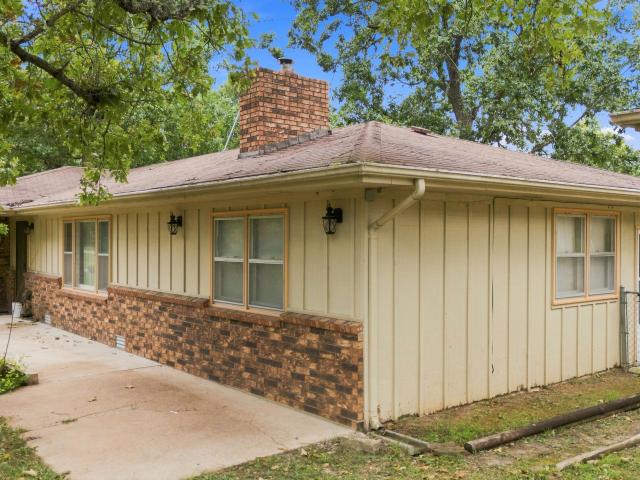 1044 State Highway T