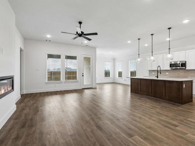 10453 Livestock Ave, Venus, TX 76084 | MLS #21051