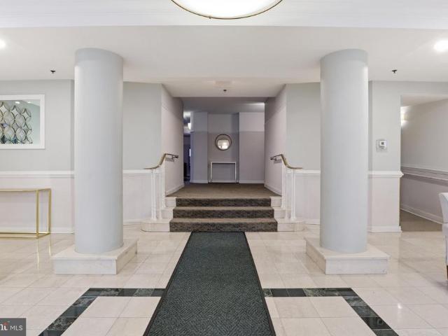 1045 N Utah Street N # 2 401