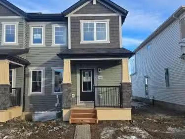 1045 Hearthstone Boulevard, Sherwood Park, AB, T8H 3B3 house.