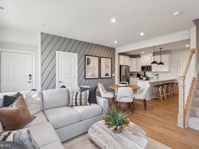 1045 Inferno Terrace SE