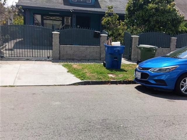 1046 W 49th St, Los Angeles, CA 90037 | MLS #CV26071