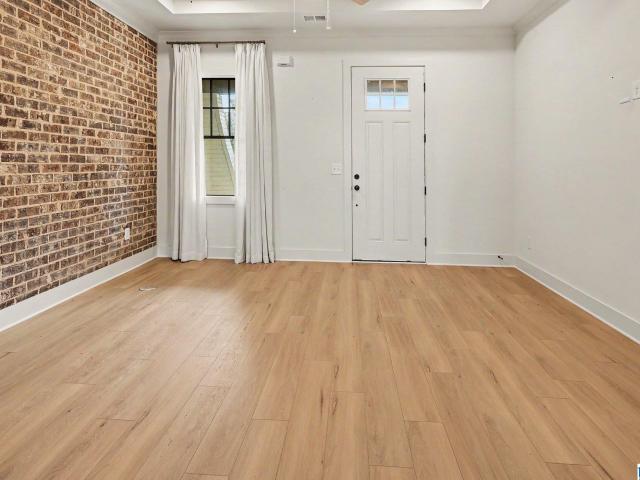 1046 Windsor Drive
