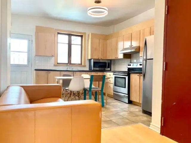 1047 Mont Royal East | 1047 Mont Royal East, Montreal