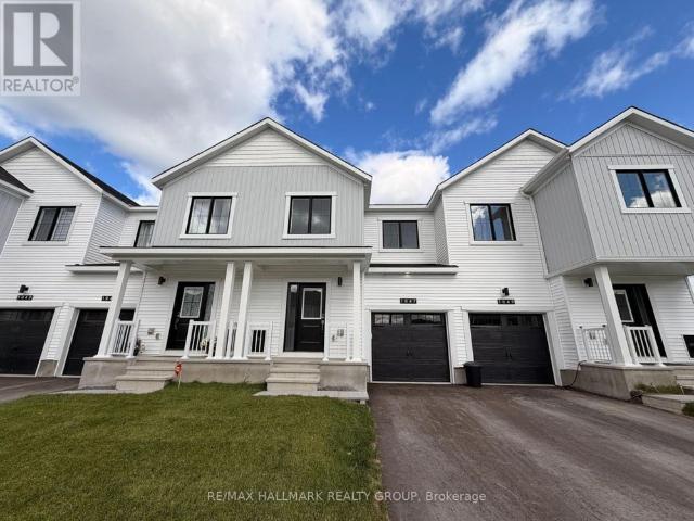 1047 Elixir Place Ottawa, ON K2W0P4