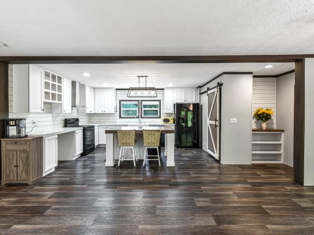 1047 Jim Bob Lane
