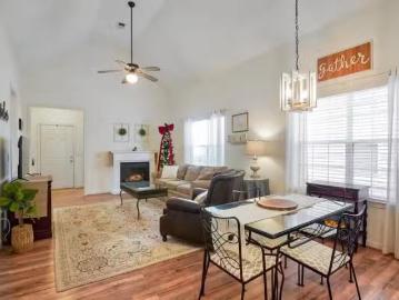 1048 ALDEN GLEN DR, MOODY, AL 35004