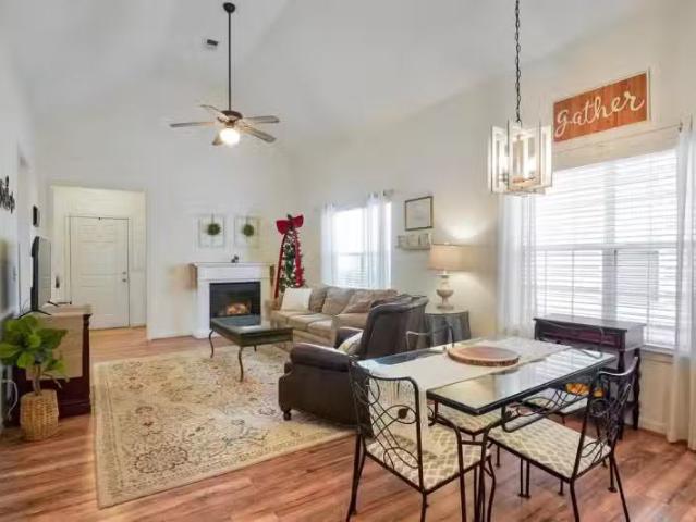 1048 ALDEN GLEN DR, MOODY, AL 35004