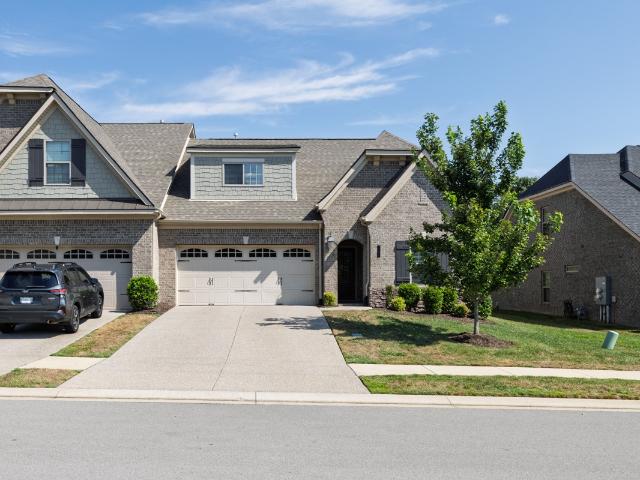 1048 Callaway Dr