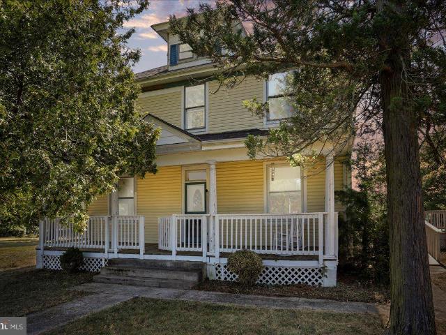 1048 Fairview Dr, Berkeley Springs, WV 25411 | MLS #WVMO2007