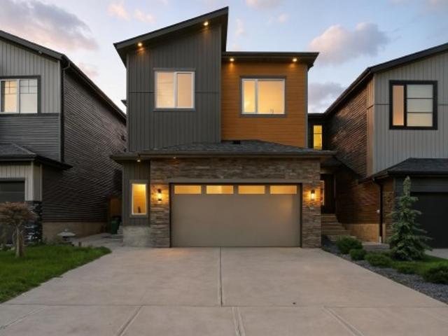 1048 Goldfinch Way Nw, Edmonton, AB, T5S 0R2 house for sale | Listing ID E4508 | Royal LePage